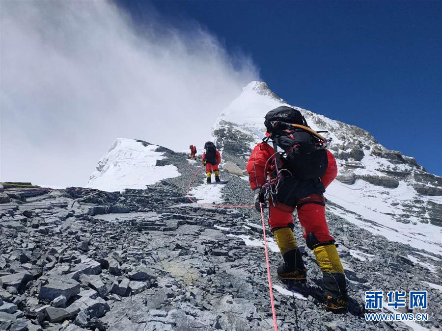 （2020珠峰高程测量）（2）修路队打通至珠峰峰顶路线