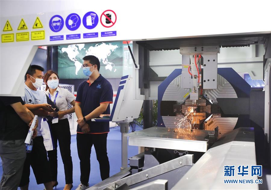 （经济）（3）中国机床展在上海开幕
