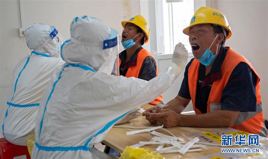（聚焦疫情防控）（4）北京大兴：加强建筑工地人员核酸检测