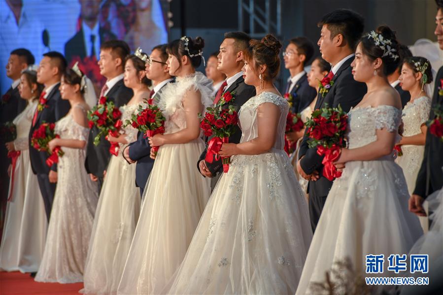 （社会）（3）长春市为抗疫一线工作者举行集体婚礼