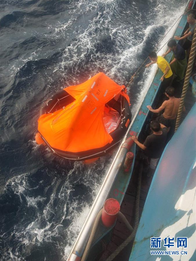 （图文互动·新华网）（1）一艘渔船在福建平潭岛附近海域沉没 12人失联