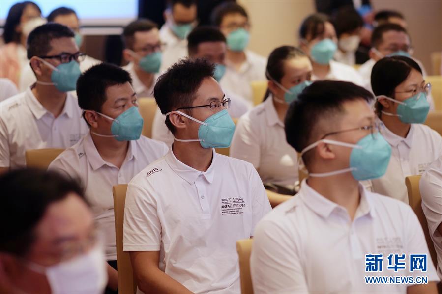  （港澳台·香港故事·图文互动）（9）为了750万人的生命健康——内地支援香港核酸检测图景扫描