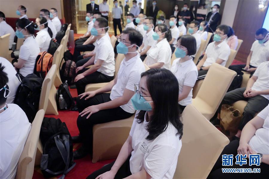 （港澳台·香港故事·图文互动）（10）为了750万人的生命健康——内地支援香港核酸检测图景扫描