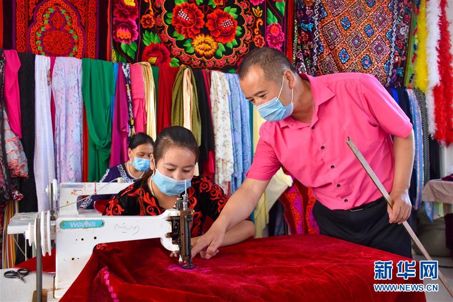 （社会）（2）新疆阿克陶：手工刺绣助脱贫