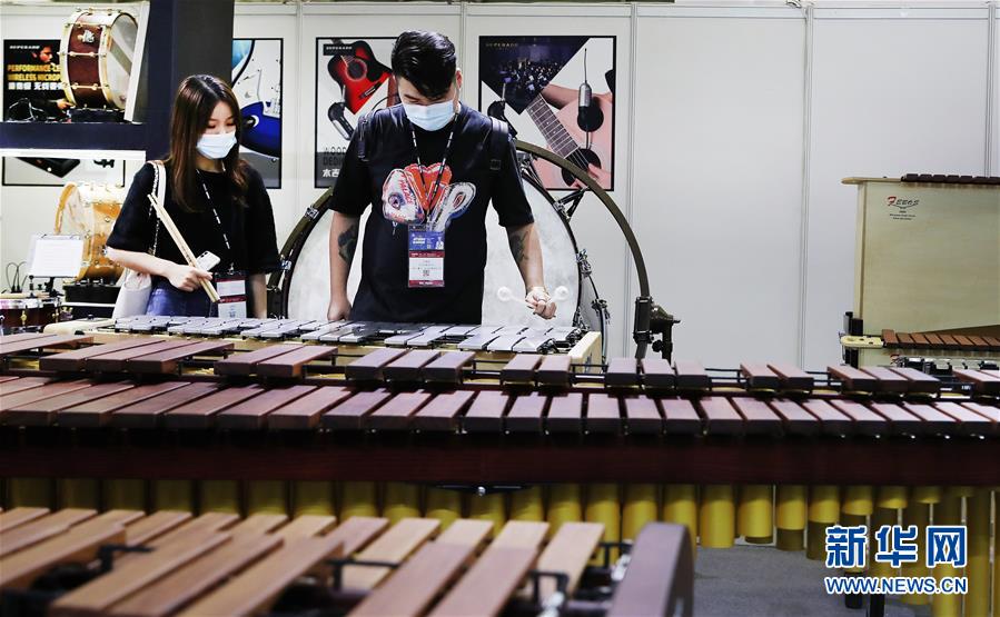 （经济）（4）中国（上海）国际乐器展览会开幕