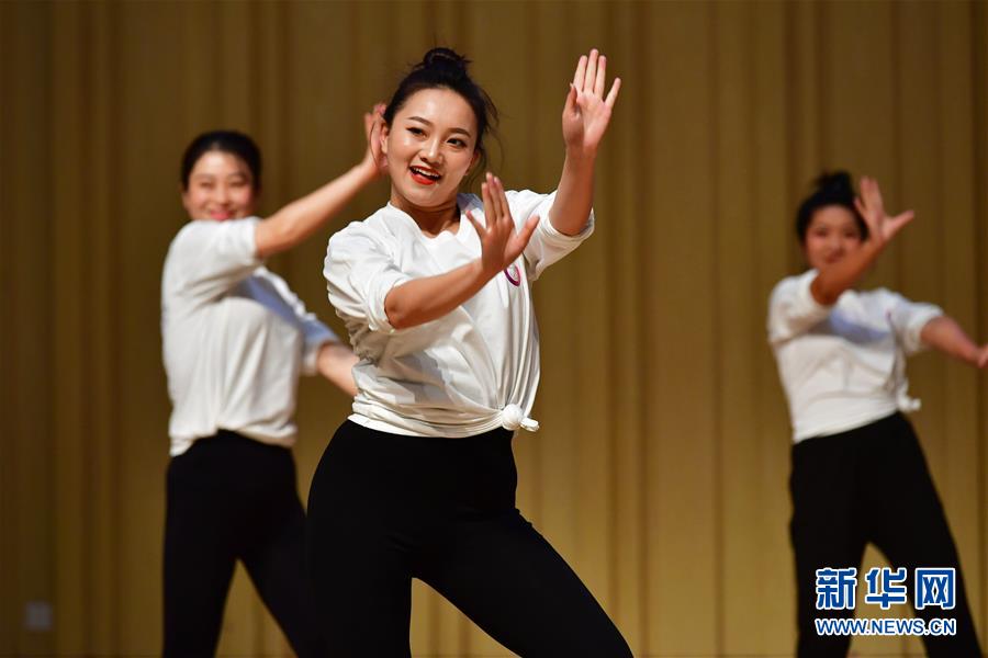 （教育）（4）全国中小学舞蹈教师培优计划（甘肃站）举行结业展示