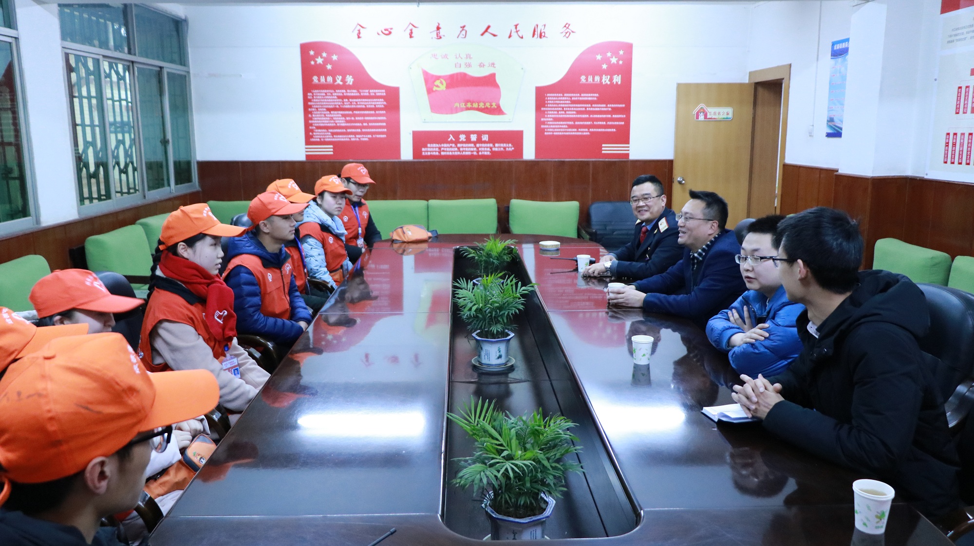 【团情回顾】第3期:青年志愿者助农砍甘蔗500