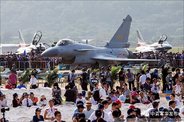 歼10出击2.0:歼-10B战机出战航空飞镖竞赛让