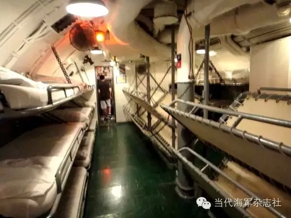 身披黄金甲:中国海军094战略核潜艇美图曝光