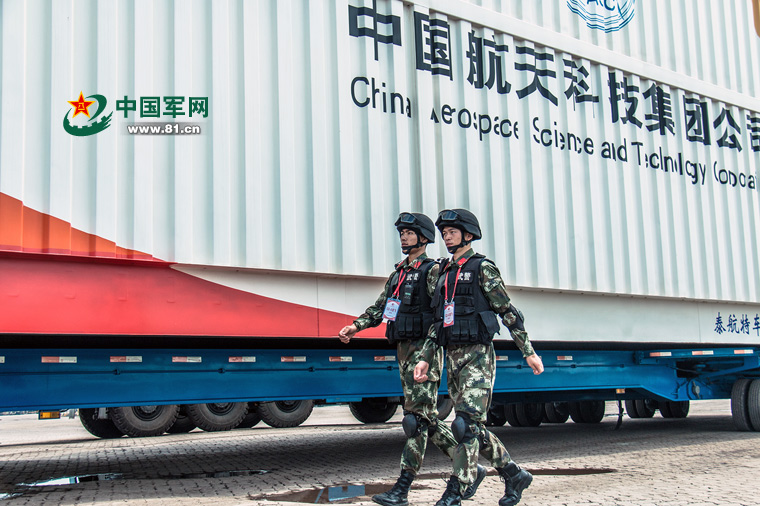 "胖五,这是武警押运兵写给你的一封信