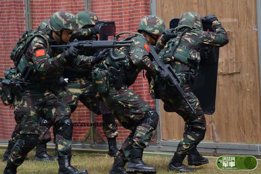 驻港部队首赴马来西亚参与军演