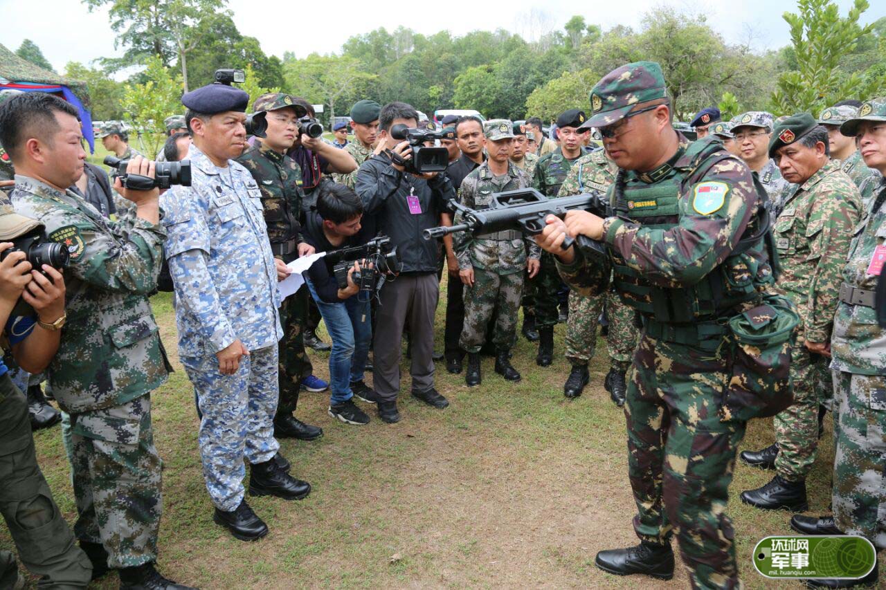 驻港部队首赴马来西亚参与军演