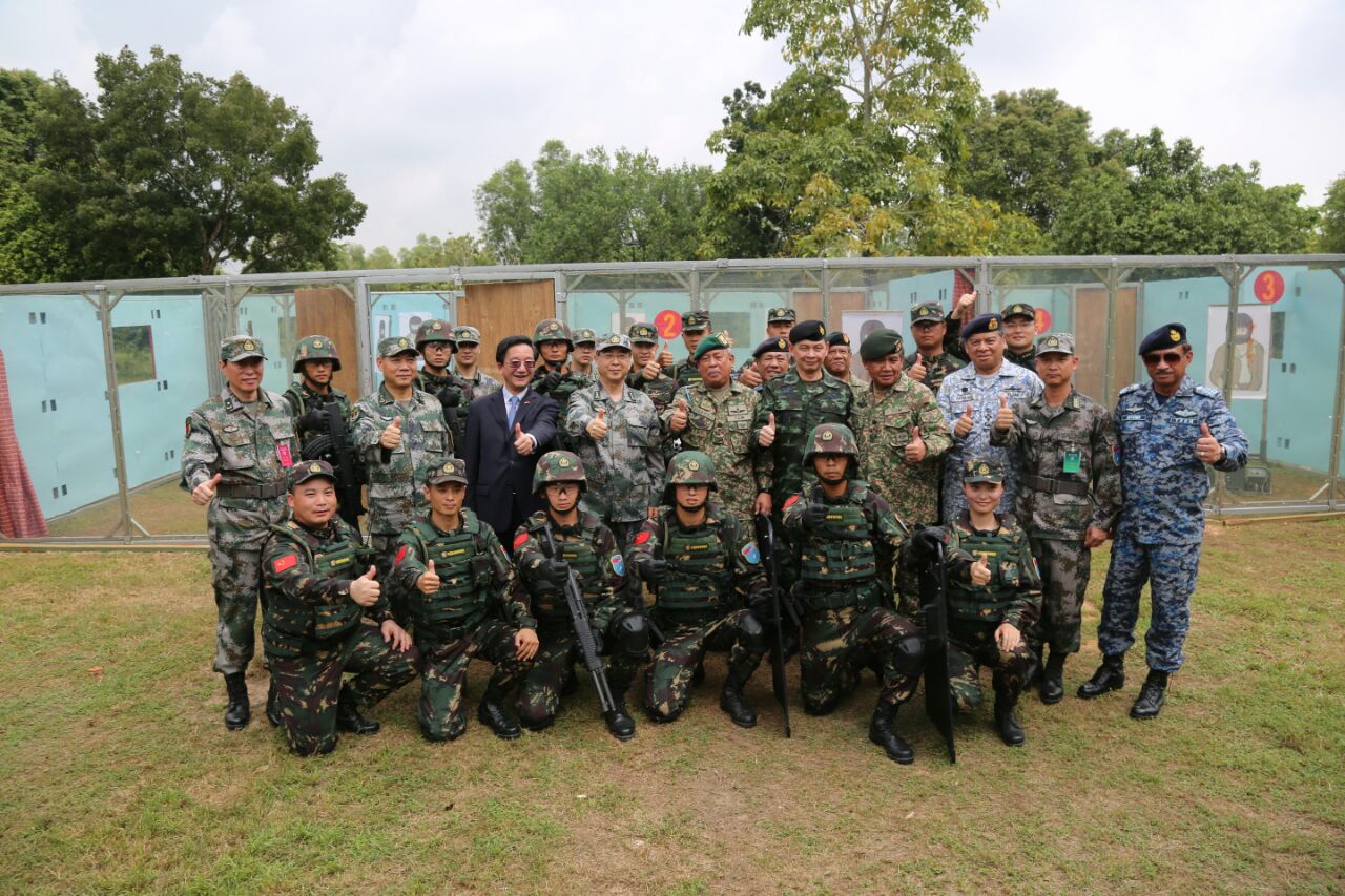 驻港部队首赴马来西亚参与军演