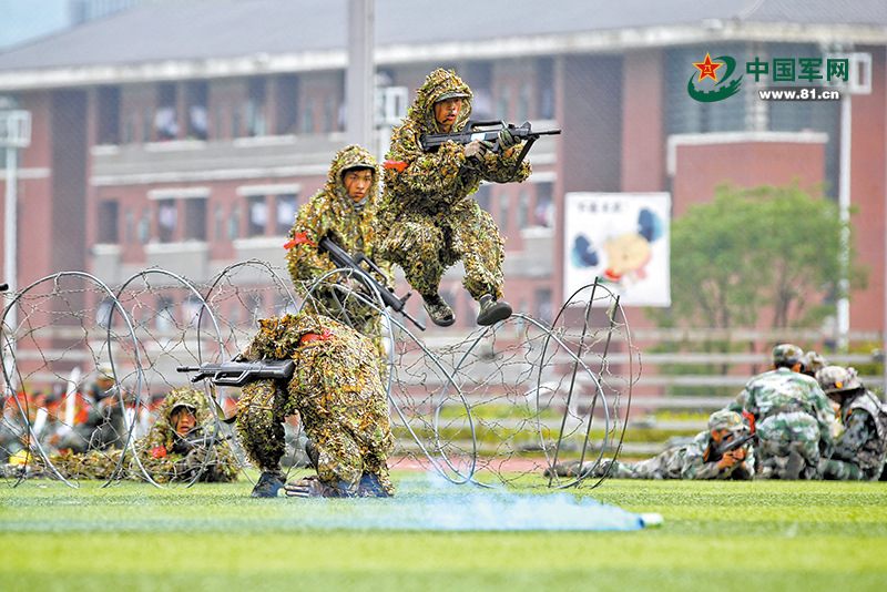 让高年级学生递交重训申请的军训,请再来一次