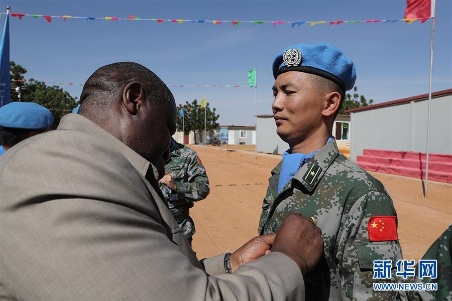 （国际）（2）中国一支维和工兵分队全部官兵获联合国“和平荣誉”勋章