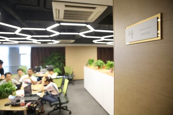 杭州跨贸小镇有个创业园!留学生在这里开了好