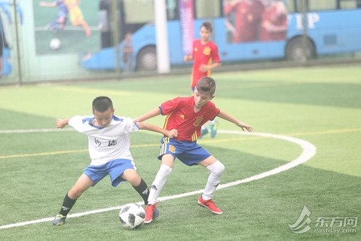 小世界杯正在申城上演 西班牙日本韩国少年挑