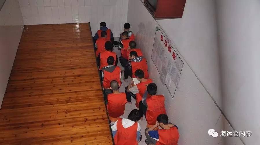 看守所既要努力提高在押人员的生活待遇,也要注意在押人员的精神状态