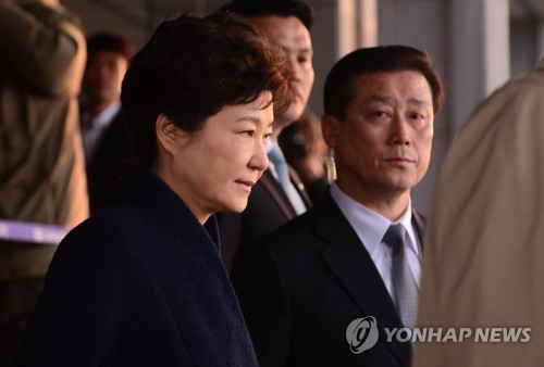 韩总统中受讯时间最长：朴槿惠受讯21小时后返家