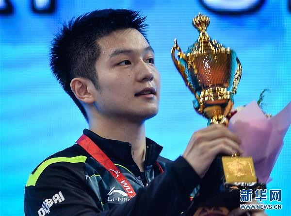 （体育）（1）乒乓球——亚锦赛：男单颁奖仪式