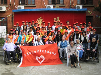 养正、修能校训精神双轮驱动下的文化育