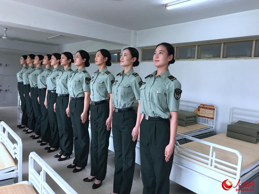三军仪仗队女兵 图片中国- 中国网