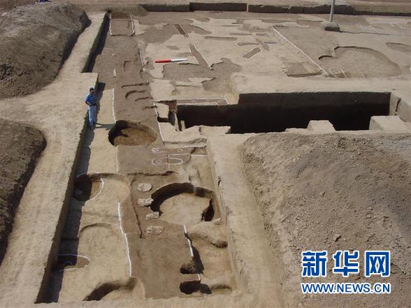 （新华全媒头条·二里头遗址·图文互动）（9）走进最早的“紫禁城”　发现“最早的中国”