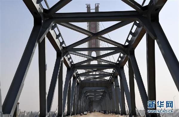 （经济）（4）蒙华铁路洞庭湖特大桥主桥工程进入收尾阶段
