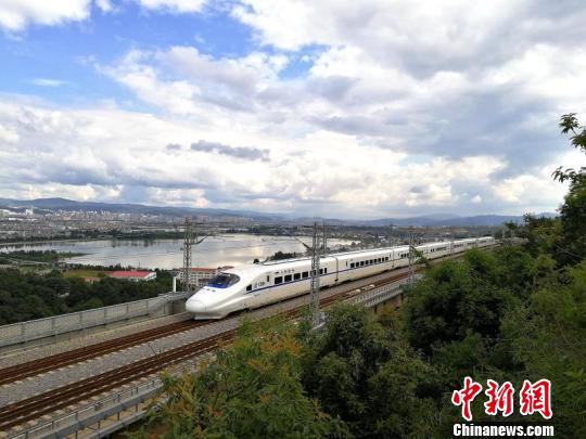 元旦小长假首日：云南铁路迎来客流高峰增开列车18列