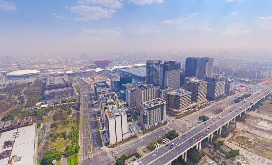 　　上海世博园如今已经转身为高楼林立的央企总部（浦东区委宣传部供图）