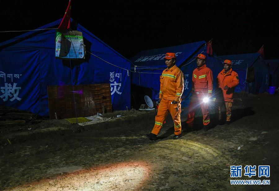 （图文互动）（7）生活物资供应充足 群众安全有保障——西藏金沙江堰塞湖安置点见闻