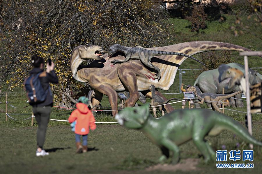 （国际）（7）苏黎世湖畔的恐龙模型展