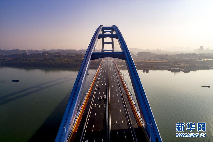 #（经济）（1）广西柳州官塘大桥建成通车