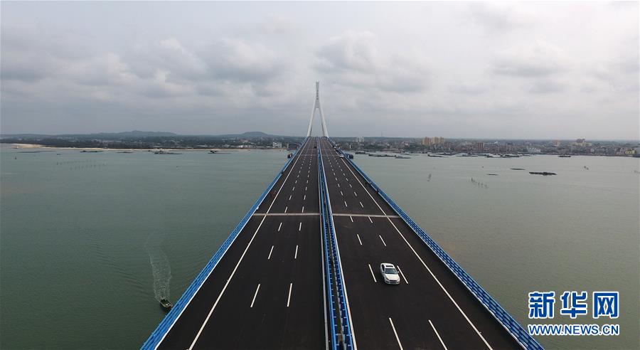 （社会）（1）海南海文大桥建成通车