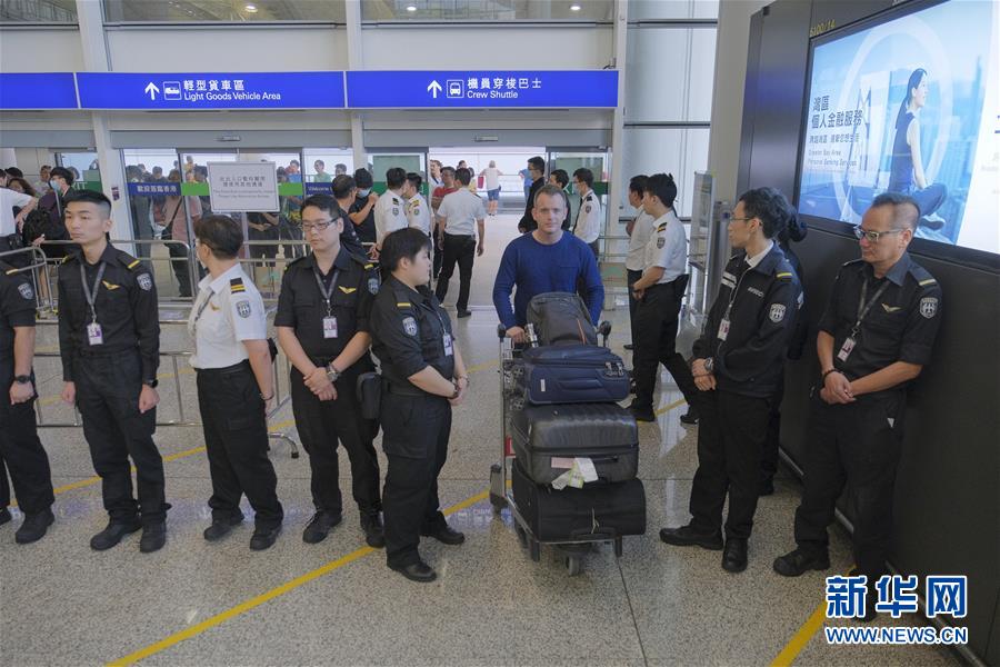 （图文互动）（1）香港机管局：已取得法庭临时禁制令 禁止干扰机场正常使用