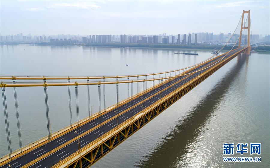 （经济）（6）长江上首座双层公路大桥通车