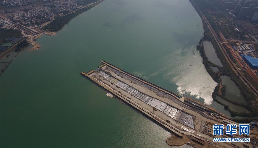（社会）（1）海口文明东越江通道项目二期围堰内隧道主体结构封顶完成