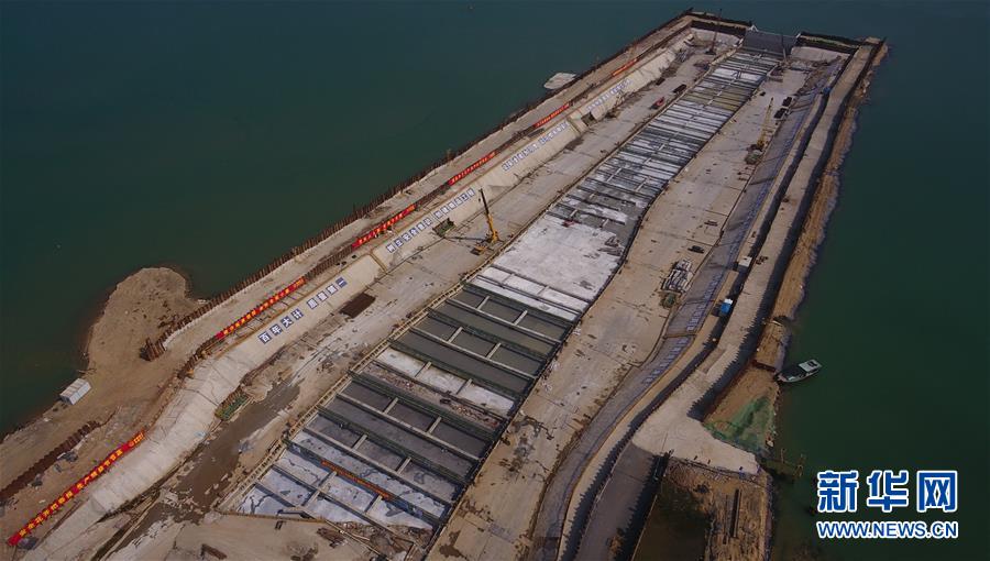 （社会）（5）海口文明东越江通道项目二期围堰内隧道主体结构封顶完成