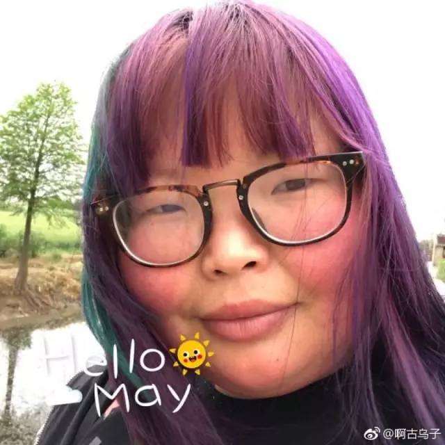 热点| 小胖妹获校花比赛冠军!画风清奇,让人忍不住想投她一票
