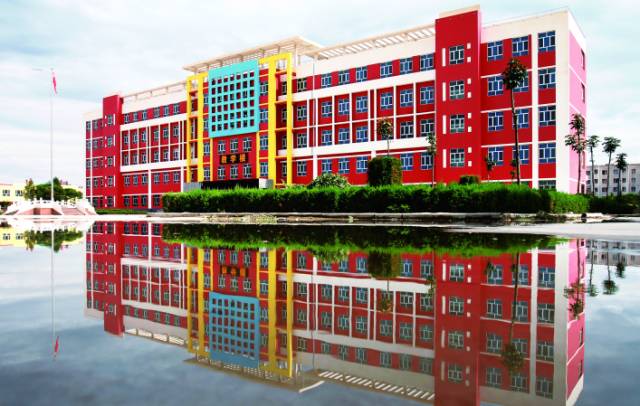 上海市援建的泽普县第五中学