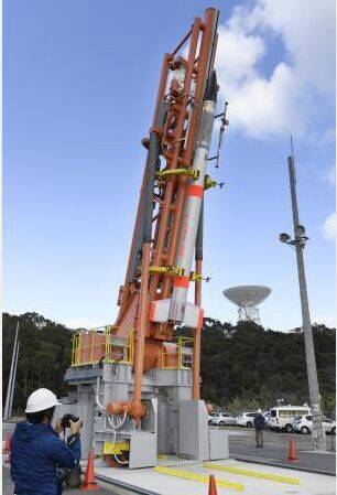 日本发射全球最小运载火箭失败 20秒后失去信