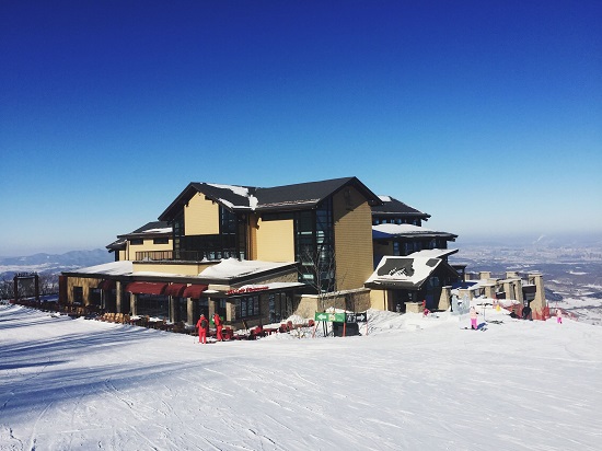 万科松花湖度假区滑雪场餐厅