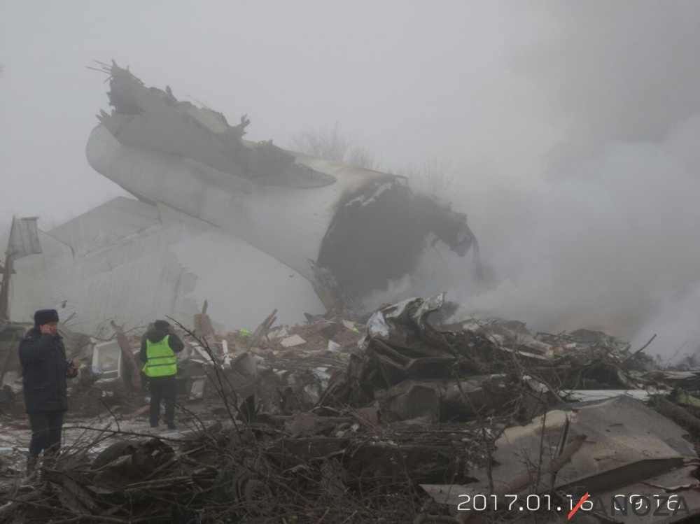 土航香港起飞货机在居民区坠毁 至少37人死亡