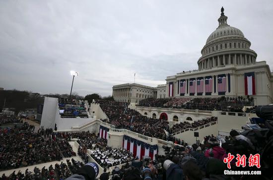当地时间1月20日，唐纳德特朗普在美国国会宣誓就职，正式成为美国第45任总统。