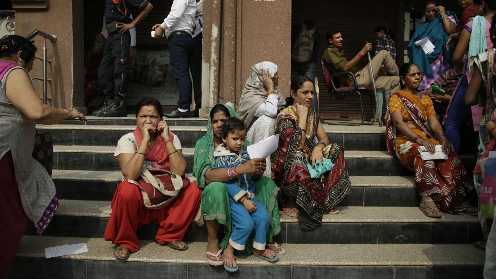 私房钱因“废钞”行动曝光 印度女性遭家暴案例猛增