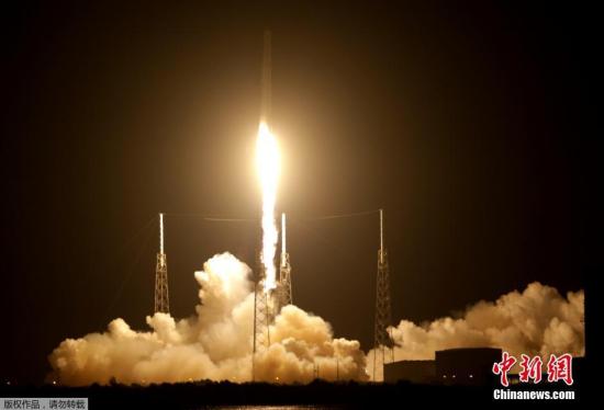 当地时间2016年7月18日，美国佛罗里达州卡纳维尔角，美国著名航天私企太空探索技术公司（SpaceX）成功用猎鹰9号火箭将一艘货运龙飞船送上太空。