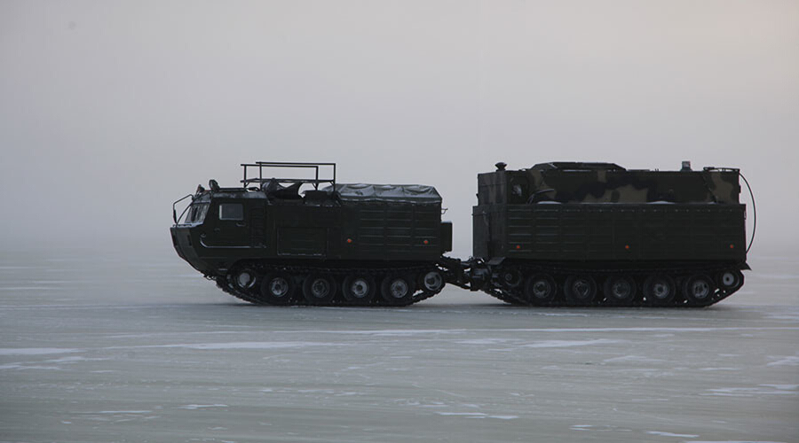 北极冒险：俄罗斯军用车辆在北极地区进行耐寒性测试
