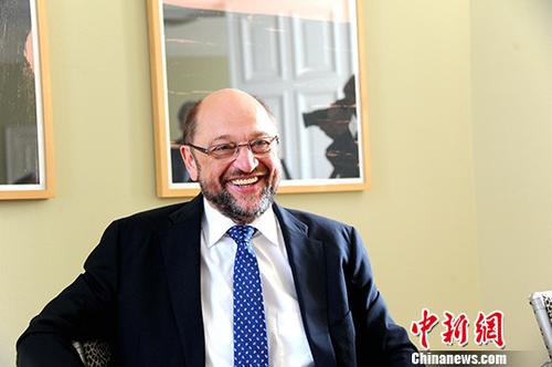 图为舒尔茨2016年10月14日在德国柏林为自己传记出版造势的资料图片。 <a target='_blank' href='http://www.chinanews.com/'><p align=