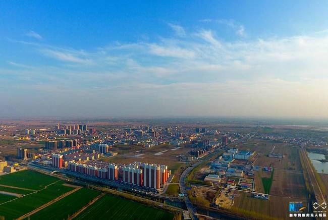 安新县位于河北省中部，总面积为738.6平方公里，距北京162公里。