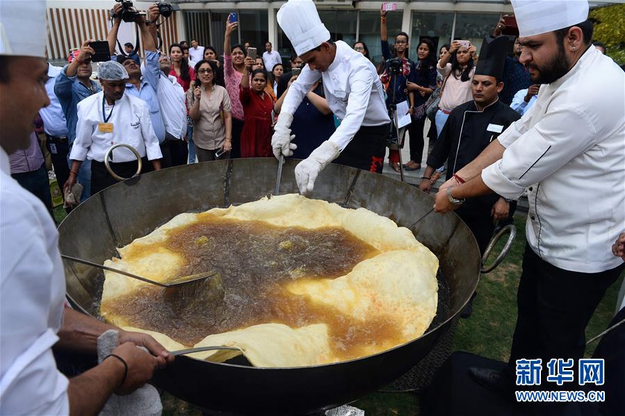 （外代一线）（4）印度大个炸油饼